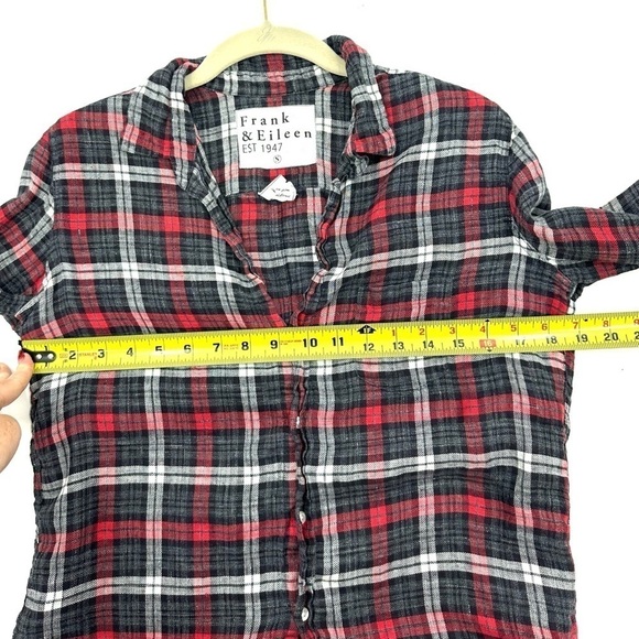 Frank & Eileen Barry Shirt Womens Sz Small 100% Linen Plaid Print Button Up Top - Picture 8 of 10